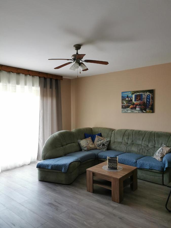Apartments Penko Ловран Екстериор снимка